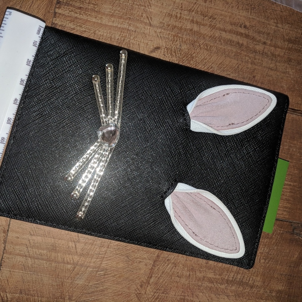 New Kade Spade Rabbit🐰🐇 Emogene Passport Case